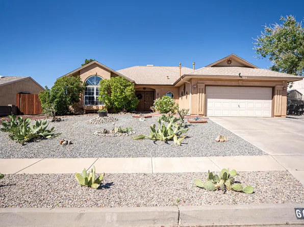 6824 Augusta Hills Dr NE, Rio Rancho, NM 87144