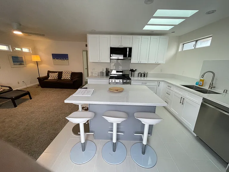 826 Brighton Ct — Photo 10