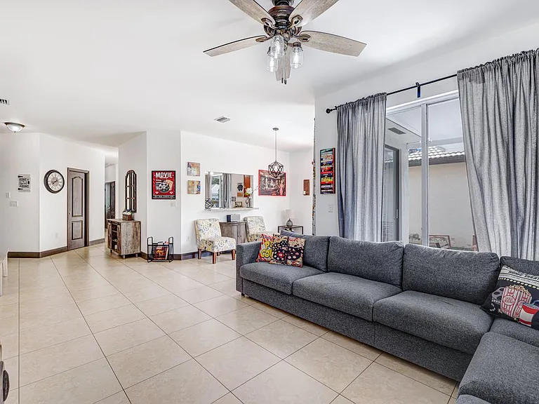 16082 SW 68th Ter — Photo 21