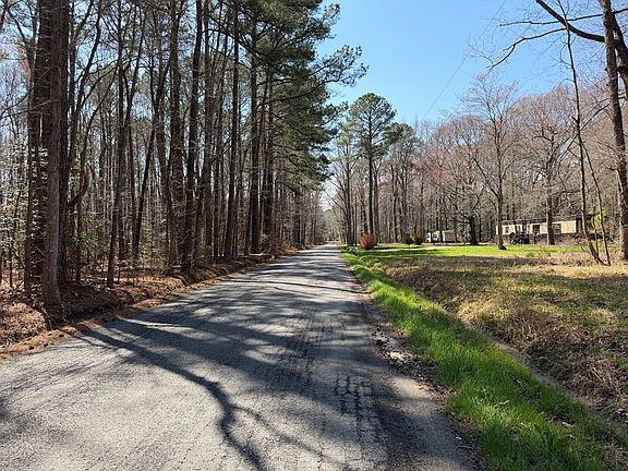 2nd image of 709 Apple Grove Rd