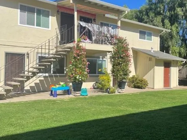 Rogers Ln, Gilroy, CA 95020