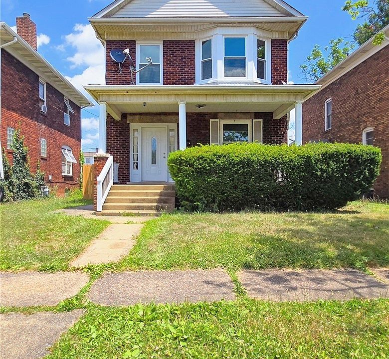 1st image of 736 Oakmont Ave