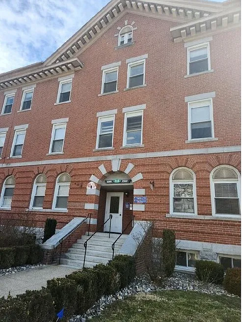 Building Photo - 223 Meadow Street