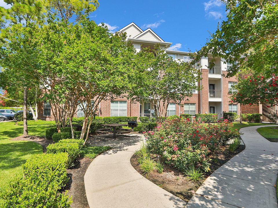 Exterior of Madison on the Meadow Apartments in Stafford, TX 77477