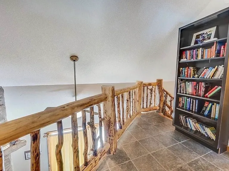 283 Range Rd #2 — Photo 4