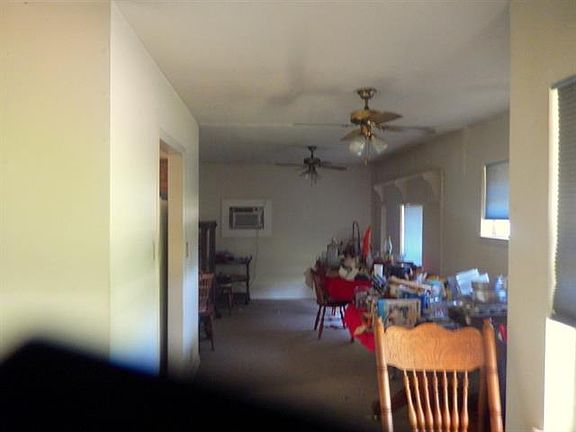 2nd image of 800 Hilltop Cir