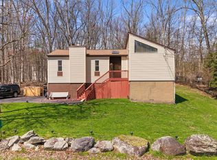 110 Sundew Dr, East Stroudsburg, PA 18301