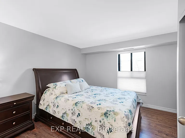 15390 Yonge St #104 — Photo 13