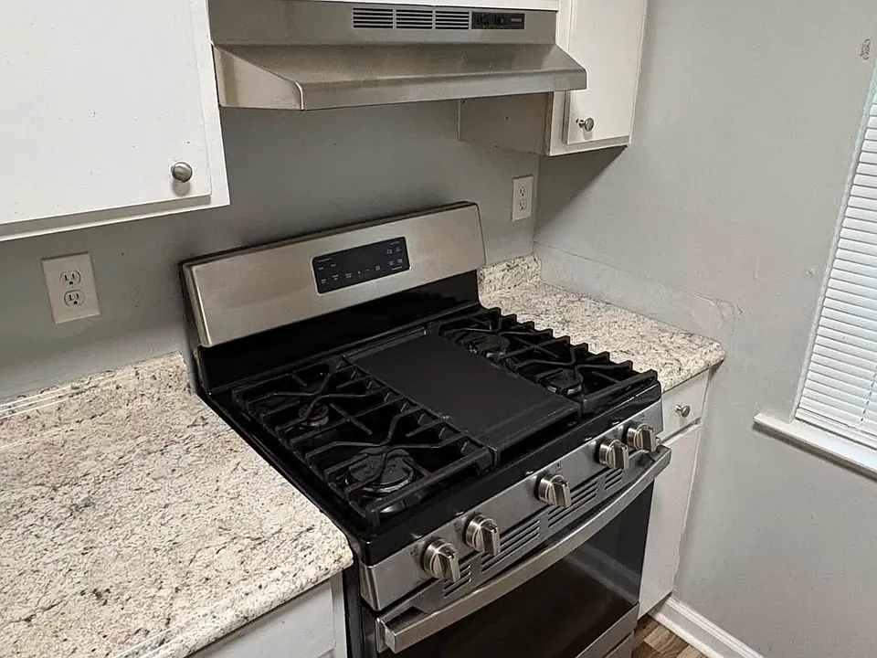 821 W Edgemont Ave #849