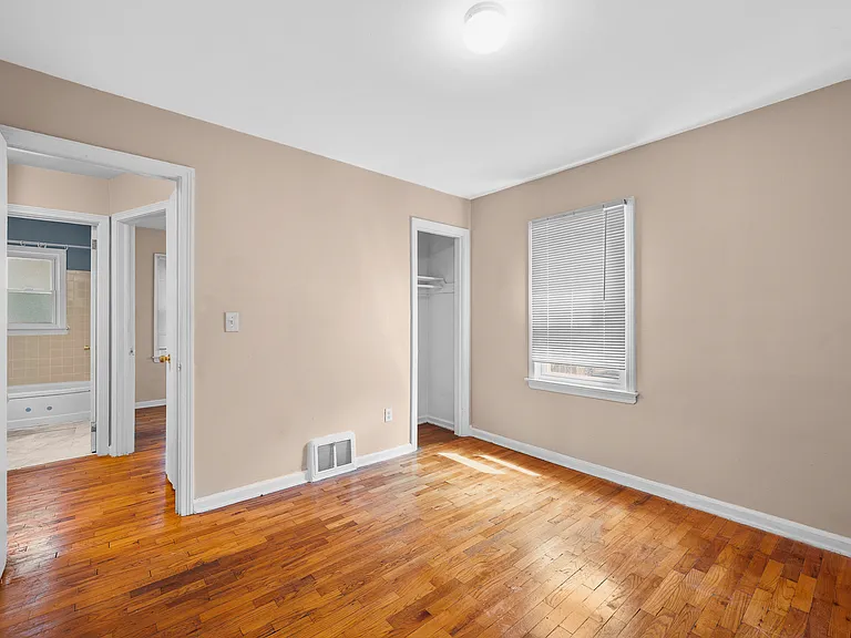 7490 Lamphere — Photo 11