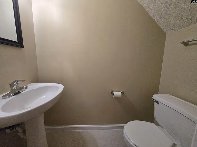 208 Sagamare Rd — Photo 6