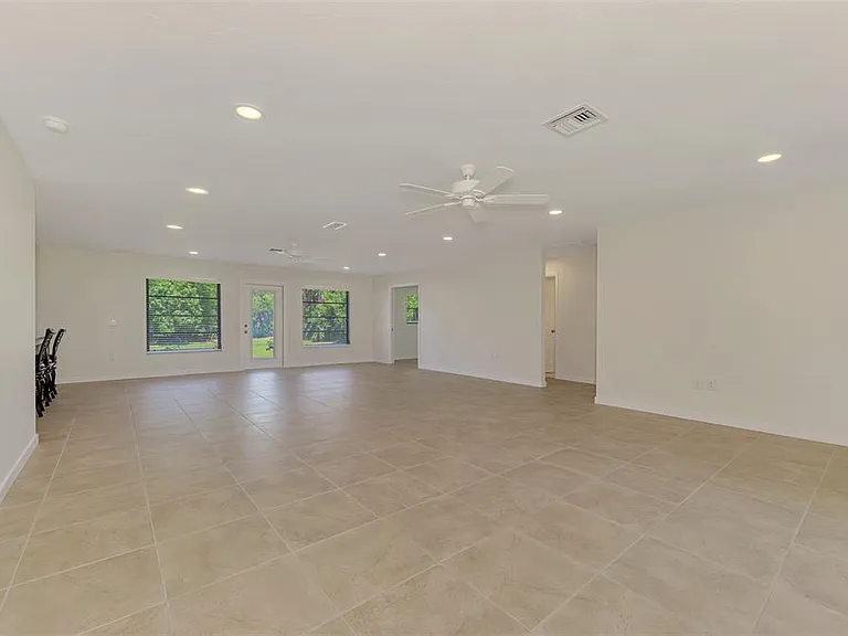 2340 Palmetto St — Photo 11