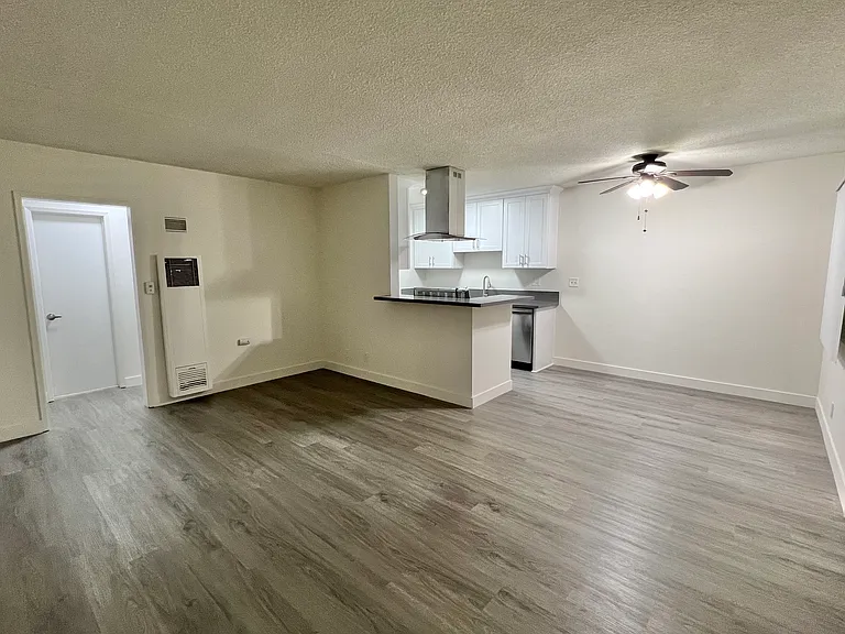 1031 Elm Ave #1 — Photo 5
