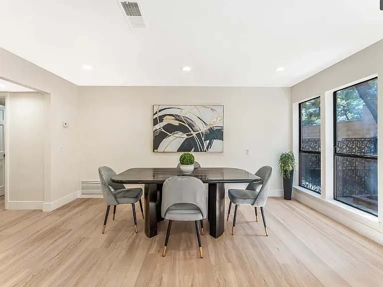 976 Pinehurst Dr — Photo 44
