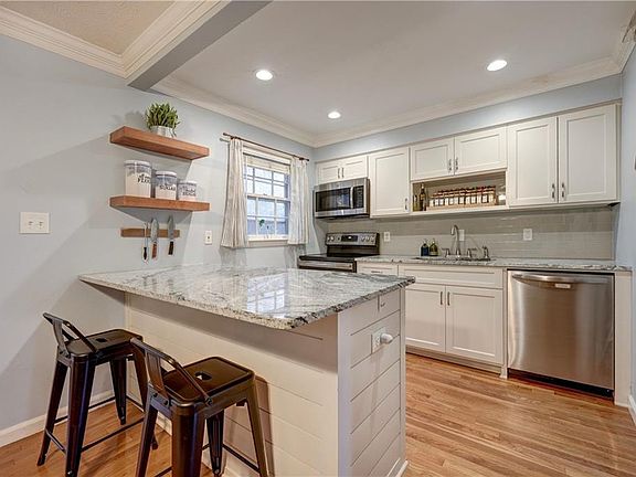 5th image of 6700 Roswell Rd Unit 4B