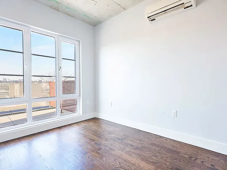 31-44 37th St #5G — Photo 2