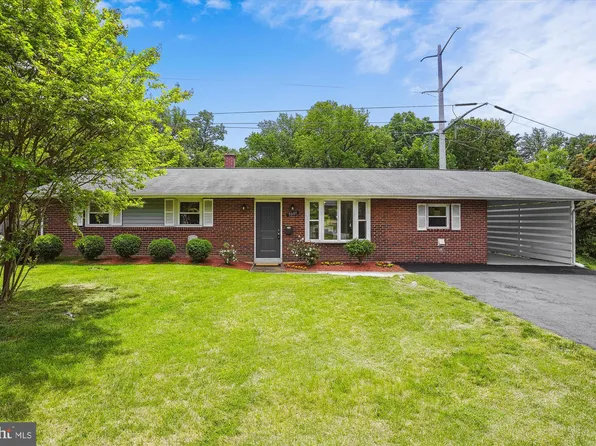 5009 Treetop Ln, Alexandria, VA 22310