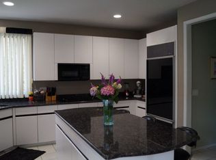 6792 Charing Crossing, West Bloomfield, MI