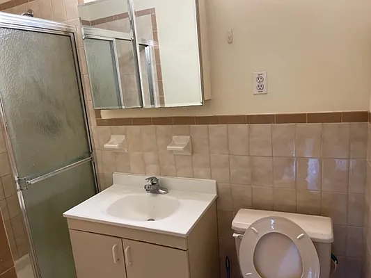 Rented by 18 REALTY | media 25