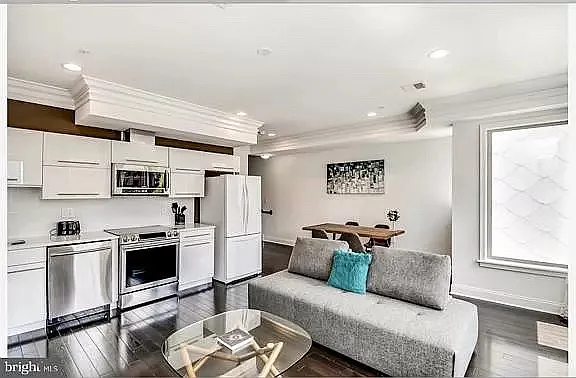 1215 Noble St #3 — Photo 6