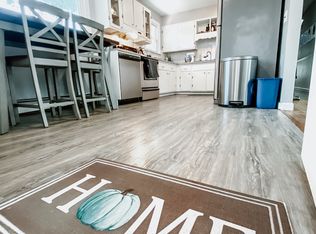 8 Hanson Dr, Topsham, ME 04086