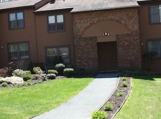 8 Overlook Cir #C, Smithfield, RI 02917