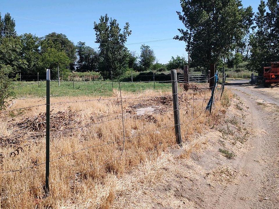 2nd image of 80516 S Edwards Rd