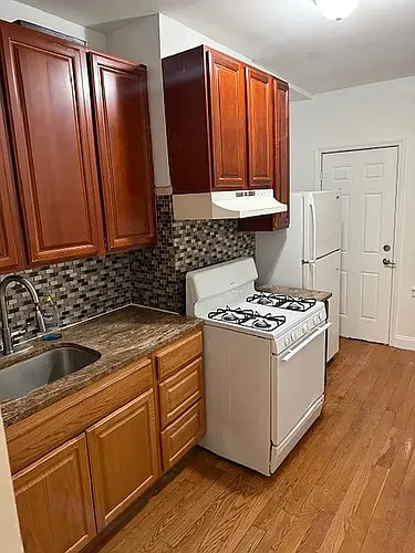 759 Home St #1 Photo 1
