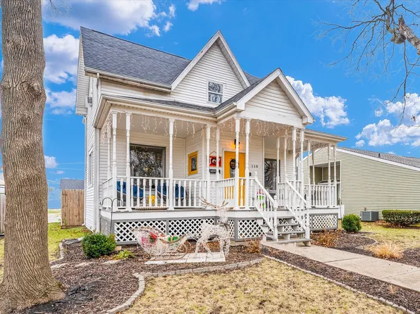 110 E Daggy St, Tuscola, IL 61953
