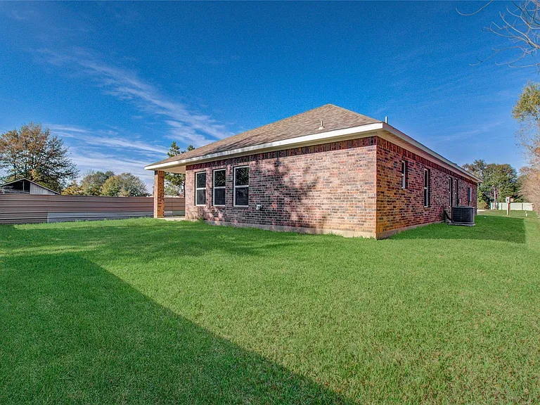 898 Road 3556 — Photo 33