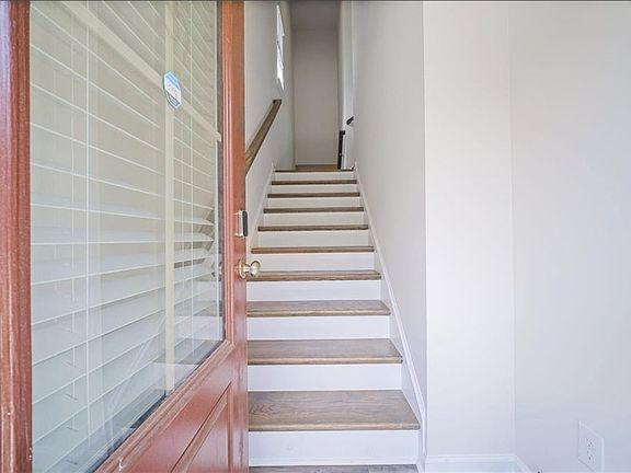 5th image of 1595 Ridgebrook Downs