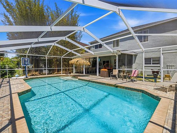 3rd image of 18924 Fishermans Bend Dr