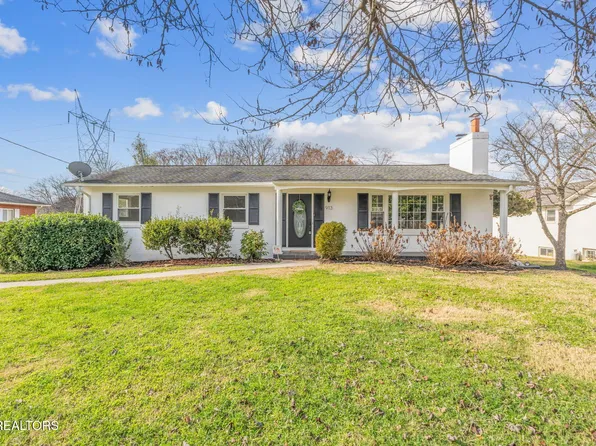 913 Green Hills Rd, Knoxville, TN 37919