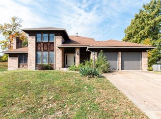 7824 Robin Meadow Ct, Saint Louis, MO 63119