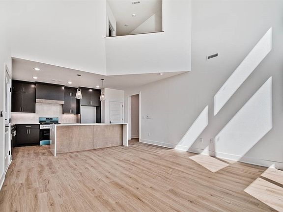 4th image of 2 Haslemere Dr