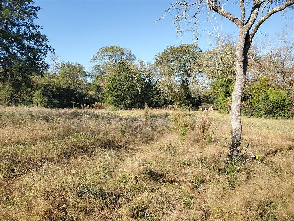 1st image of Fairway Cir