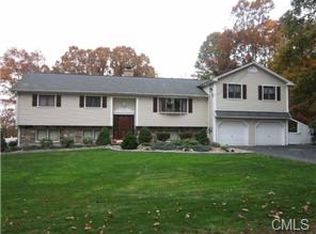 114 Park Ave, Shelton, CT 06484