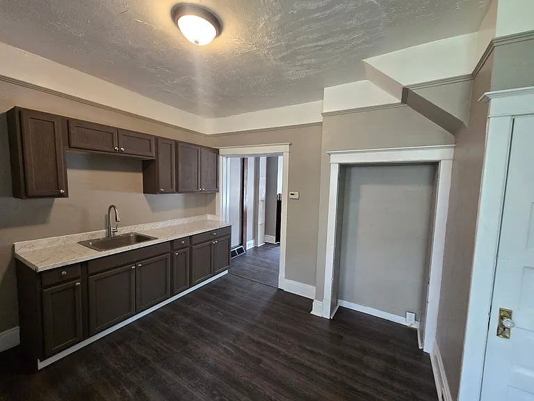 515 Boggston Ave — Photo 4