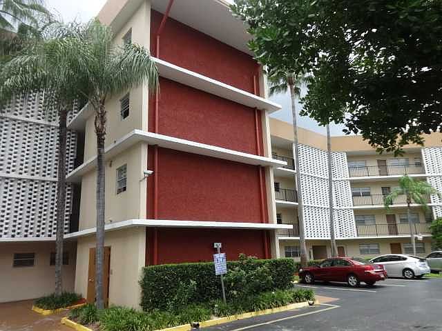 1st image of 873 NE 195th St APT 206