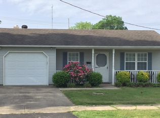 116 E Market St, Dexter, MO 63841