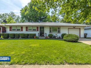 1220 Gettysburg Dr, Bloomington, IL 61704