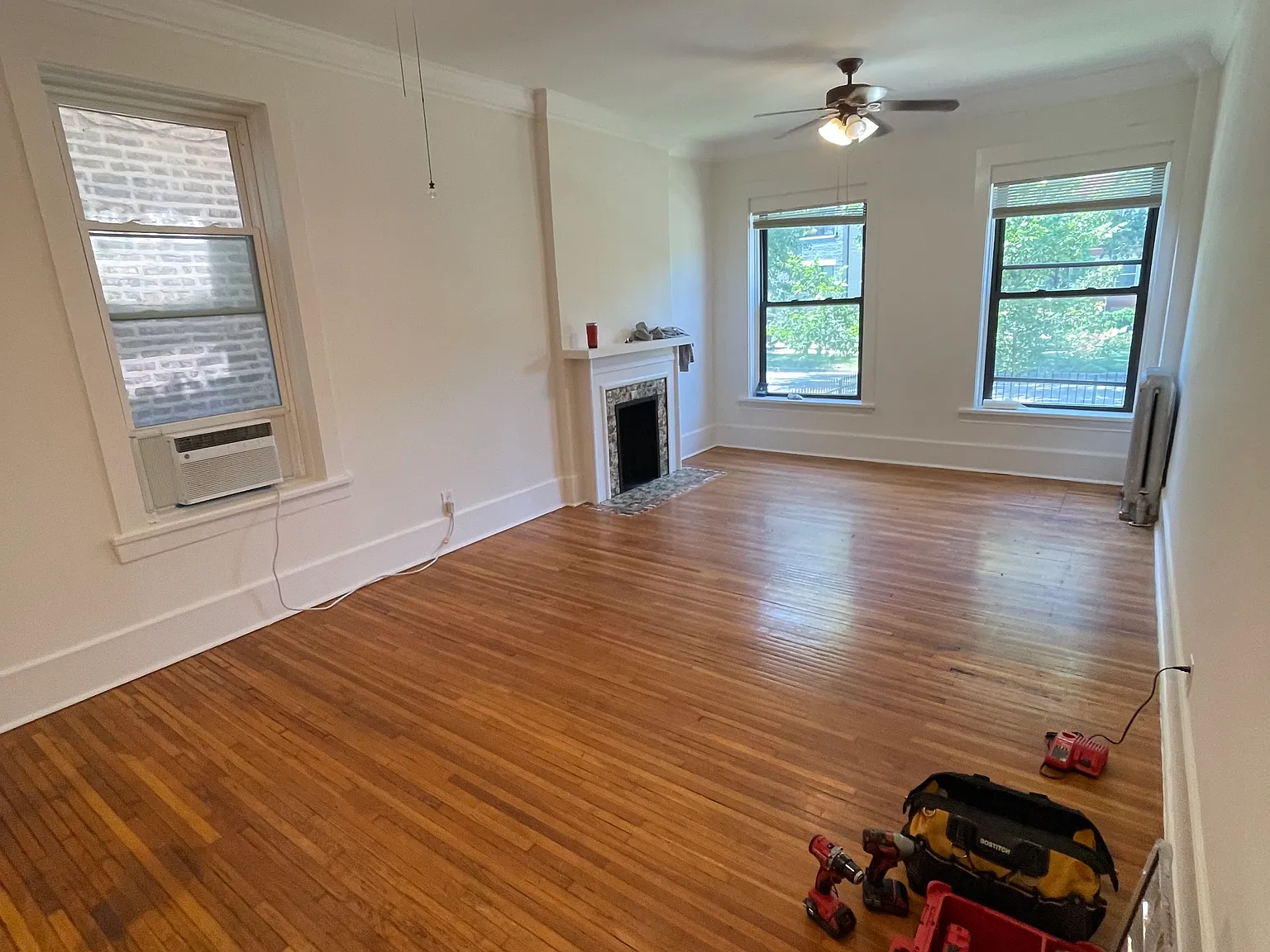3 bed, 1200 sqft, $1,900 — Photo 4