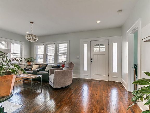 5th image of 1110 NW 39th St