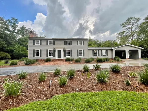 203 Clubview Dr, Moultrie, GA 31768