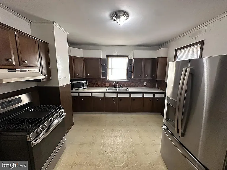 306 W Main St — Photo 2