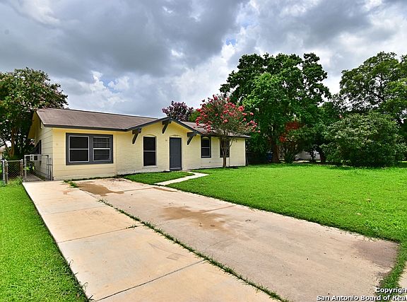 2nd image of 323 Tidewind St