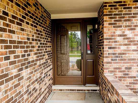 5th image of 11607 Glenview Dr