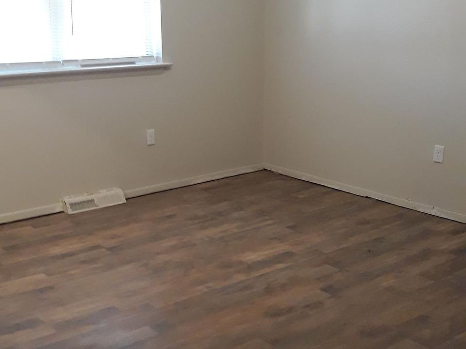 1st image of 833 N Lombard St
