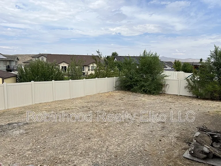 214 Brookwood Dr — Photo 28