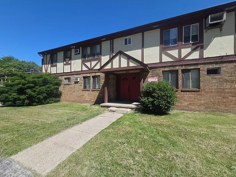 1509 Brooke Park Dr, Toledo OH 43612 — Photo 1